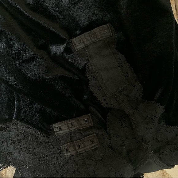 Victoria’s Secret black velvet and lace bodysuit medium - Picture 5 of 6